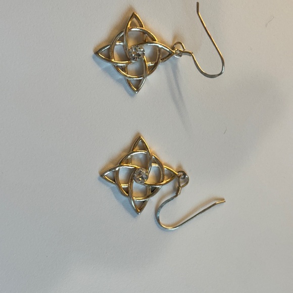 ☘️☘️Vintage Celtic Knot Earrings☘️☘️ - Picture 3 of 4